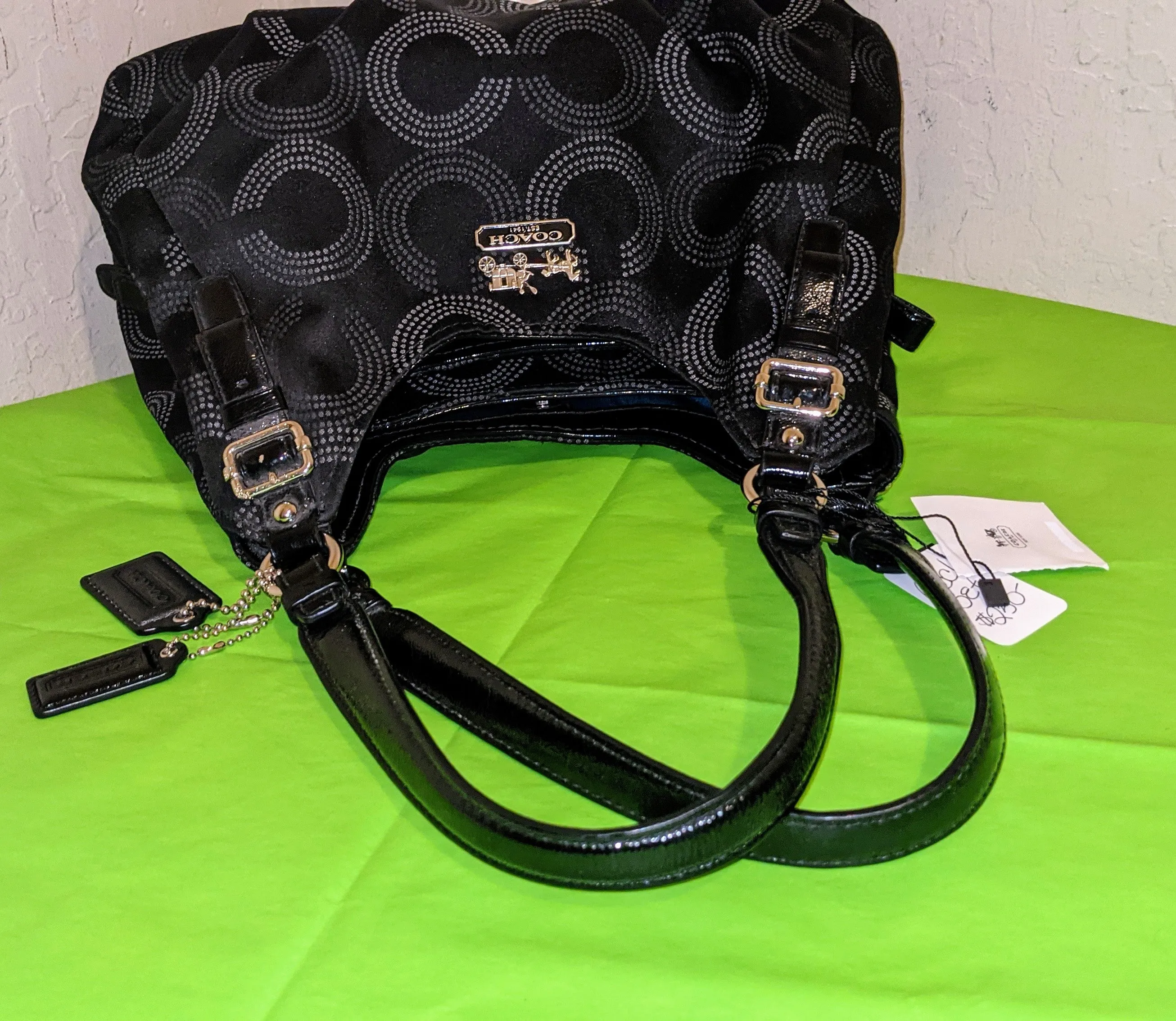 Coach 16505 Maggie OP Art Hobo Shoulderbag Carryall Tote with Signature Accessory