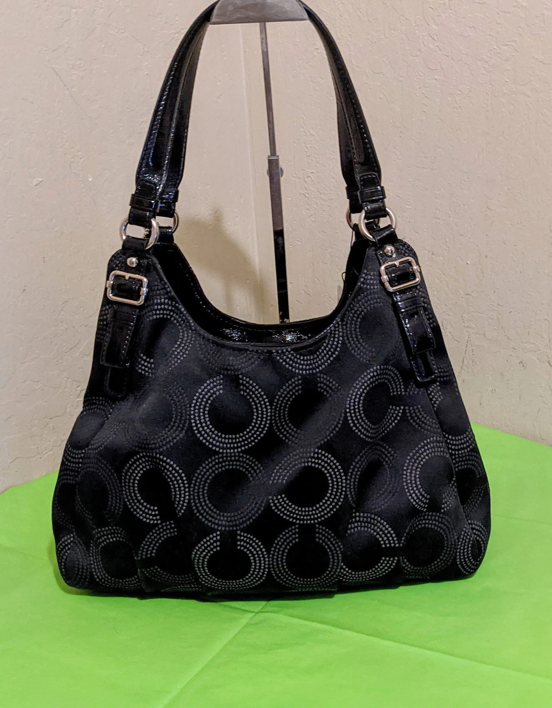 Coach 16505 Maggie OP Art Hobo Shoulderbag Carryall Tote with Signature Accessory