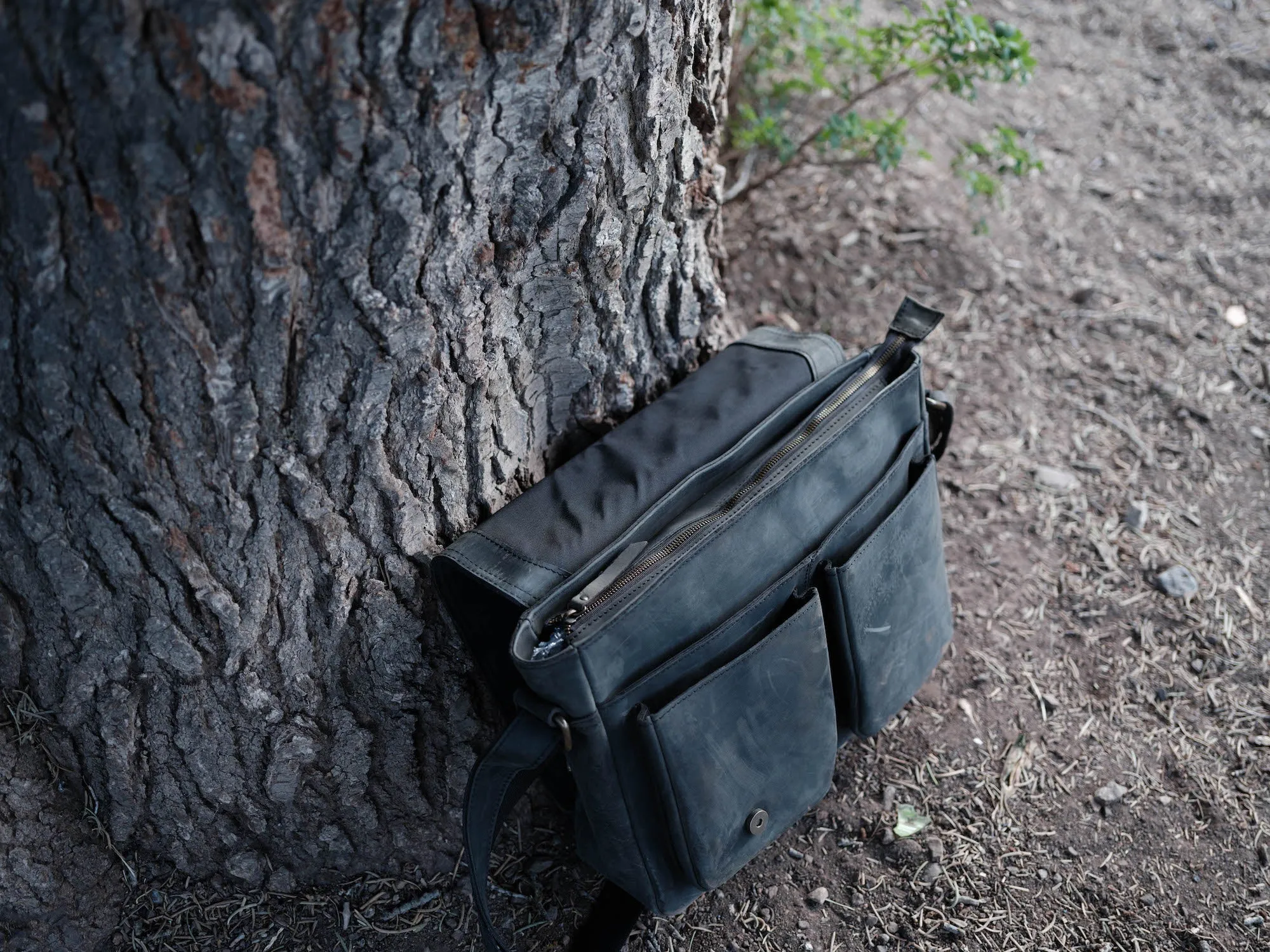 LIMITED EDITION - Yukon Leather Messenger