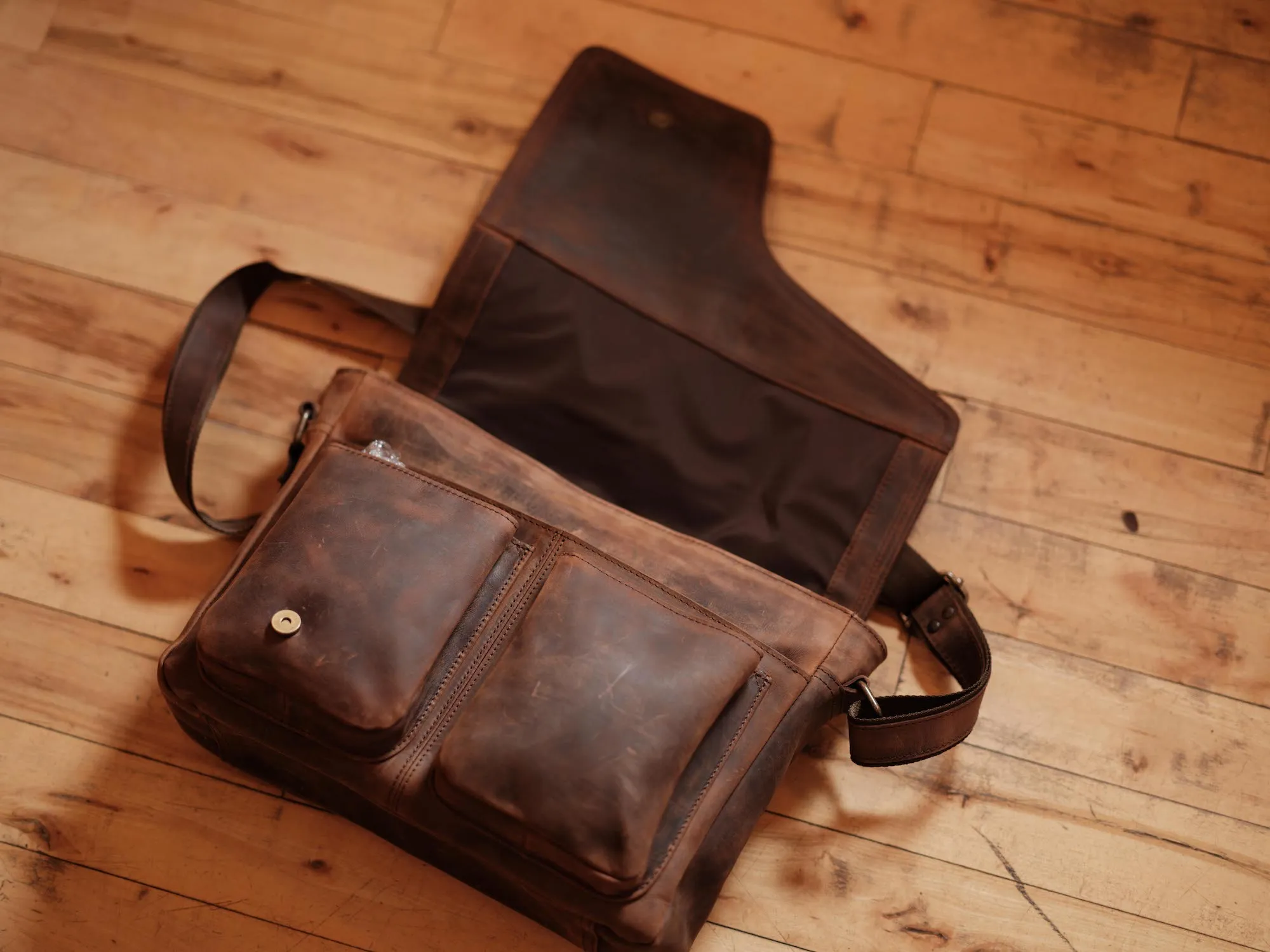 LIMITED EDITION - Yukon Leather Messenger