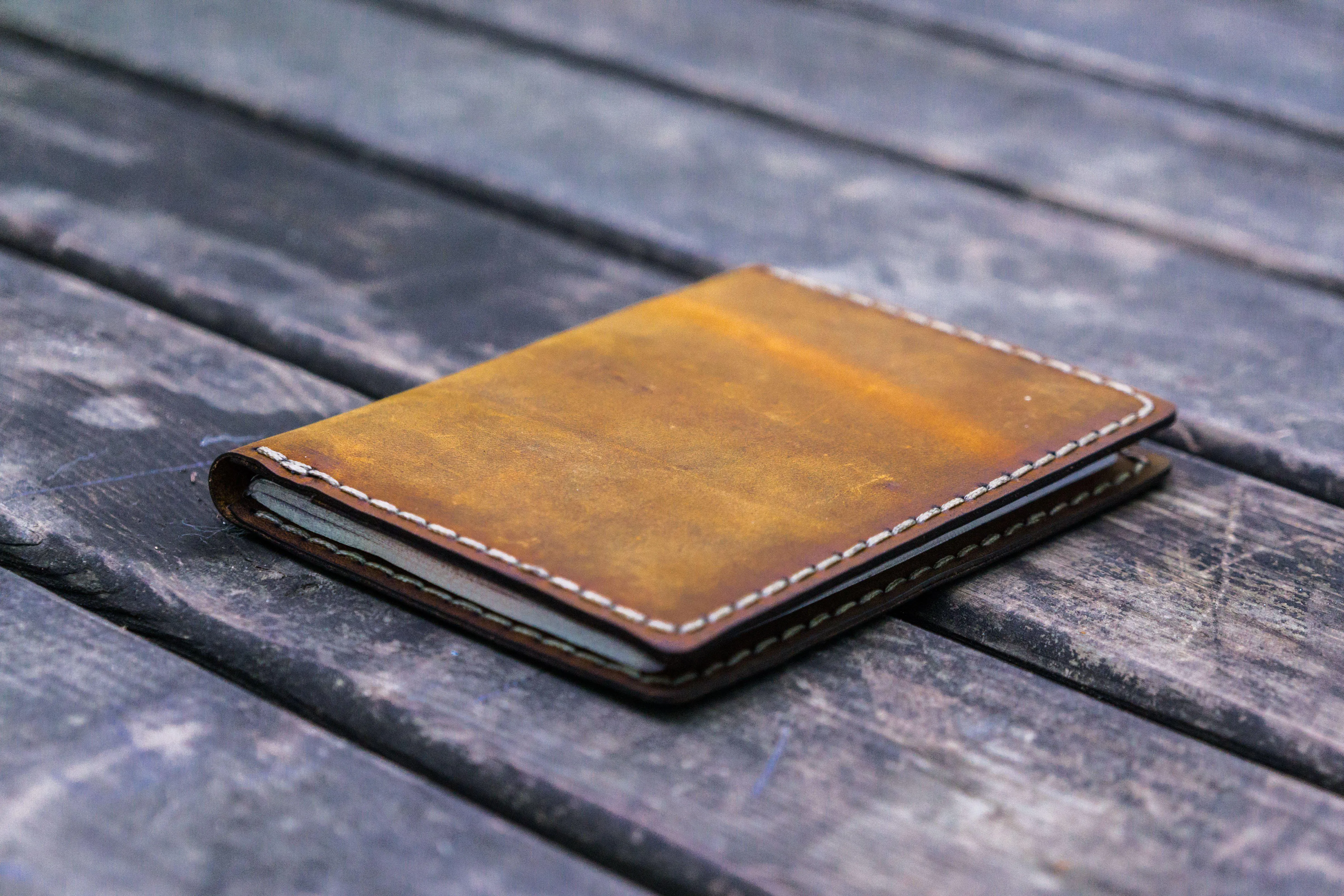 No.06 Leather Passport Holder - Crazy Horse Brown